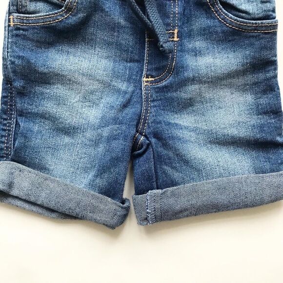 Old navy pull up denim shorts EUC 12-18 months - Picture 3 of 5
